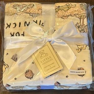 Little Snuggles Hunny Pot Winnie the Pooh Reversible 2 Layer Bamboo Blanket